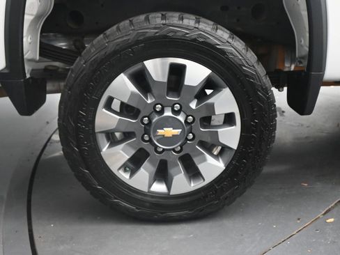 Used 2022 Chevrolet Silverado 2500 Custom w/ Custom Convenience Package image 24