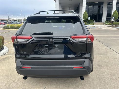 Used 2025 Toyota RAV4 XLE image 6
