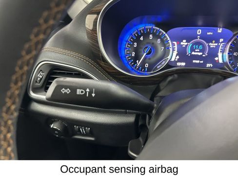 Used 2023 Chrysler Pacifica Pinnacle w/ Trailer Tow Group image 37