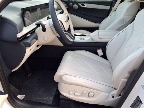 New 2025 Genesis GV80 3.5T Prestige image 6