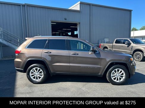 Used 2021 Jeep Grand Cherokee Laredo AWD/4WD image 2