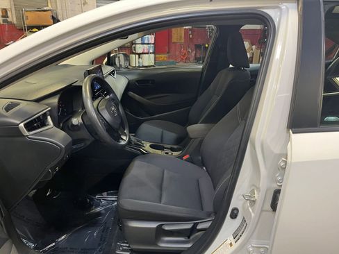 Used 2025 Toyota Corolla LE image 25