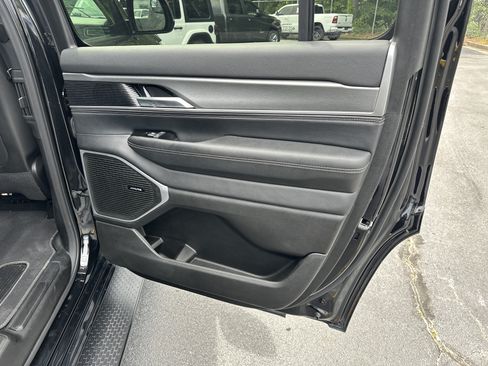Used 2025 Jeep Wagoneer Series II w/ Premium Group I RWD image 19
