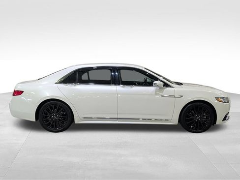 Used 2017 Lincoln Continental Select AWD/4WD image 4