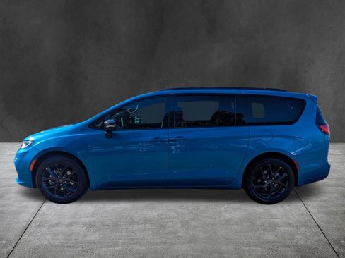 New 2026 Chrysler Pacifica Select w/ S Appearance Package image 7