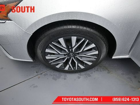 Used 2024 Nissan Altima 2.5 SV AWD/4WD image 31