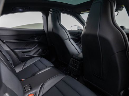 Used 2021 Porsche Taycan 4S image 23