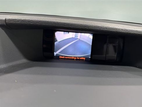 Used 2011 Toyota Sienna LE FWD image 19