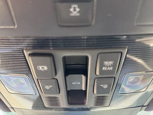 Used 2024 Volkswagen Tiguan SEL R-Line AWD/4WD image 35