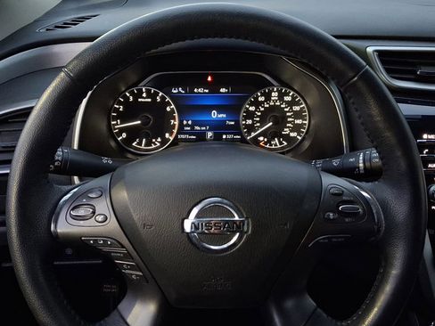 Used 2020 Nissan Murano SV image 18