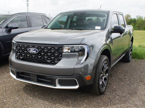 Used 2025 Ford Maverick Lariat image 1