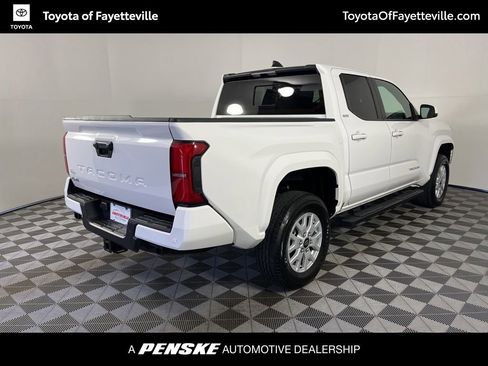 Used 2025 Toyota Tacoma SR5 AWD/4WD image 13