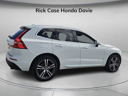 Used 2021 Volvo XC60 T5 Momentum w/ Protection Package Premier image 7
