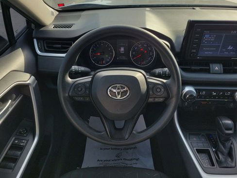 Used 2021 Toyota RAV4 XLE image 17