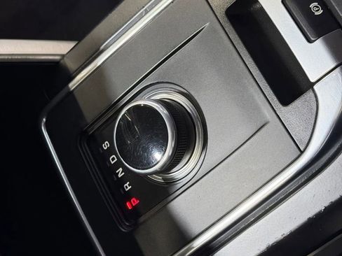 Used 2017 Land Rover Discovery Sport SE image 21