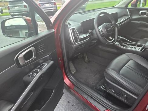 Used 2024 Kia Sorento S w/ Panoramic Sunroof Package FWD image 4