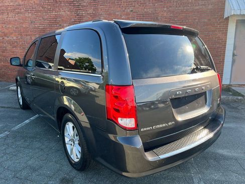 Used 2019 Dodge Grand Caravan SXT FWD image 5