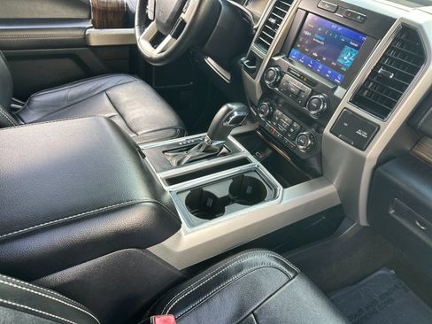 Used 2019 Ford F150 Lariat RWD image 15
