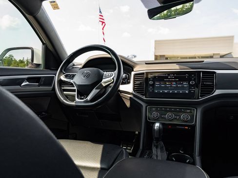 Used 2021 Volkswagen Atlas Cross Sport SEL R-Line FWD image 30