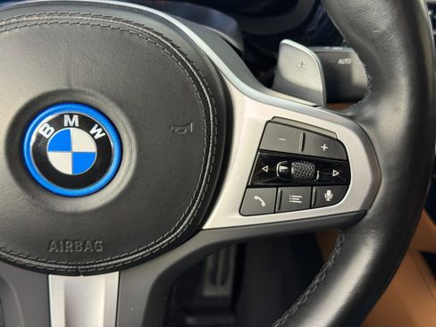 Used 2022 BMW 530e w/ Premium Package image 22