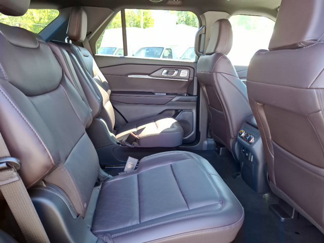 New 2027 Ford Explorer Platinum RWD image 34