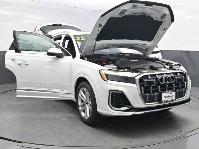 Used 2025 Audi Q7 3.0T Premium Plus AWD/4WD image 41