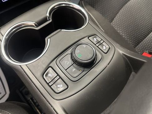Used 2023 GMC Terrain SLE w/ Driver Convenience Package AWD/4WD image 30