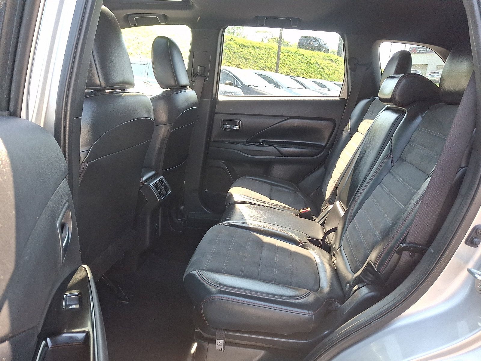 Used 2020 Mitsubishi Outlander LE FWD image 10
