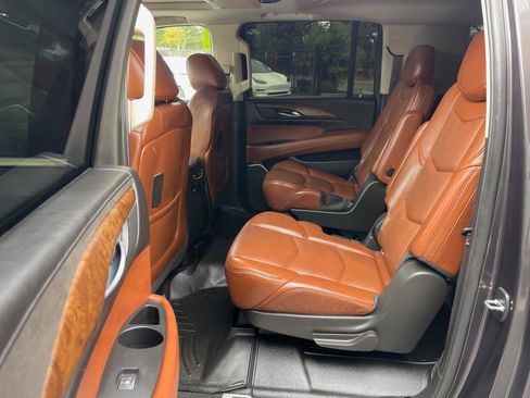 Used 2015 Cadillac Escalade ESV Premium image 18
