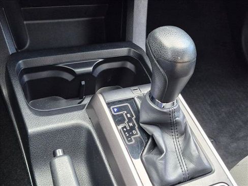 Used 2022 Toyota Tacoma SR5 w/ Technology Package RWD image 11