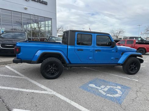 Used 2021 Jeep Gladiator Willys image 36