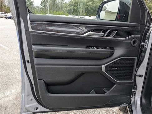 New 2024 Jeep Wagoneer 4WD w/ Premium Group I image 9