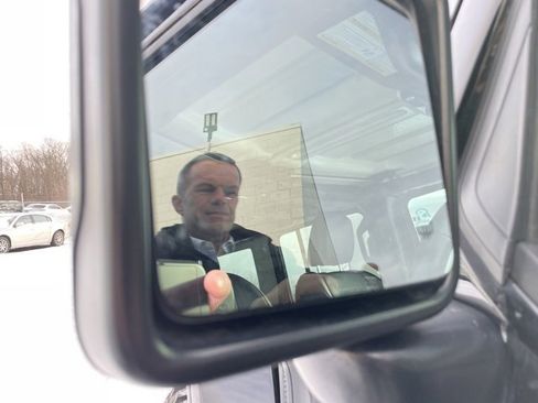 Used 2023 Jeep Wrangler Unlimited Sport image 18