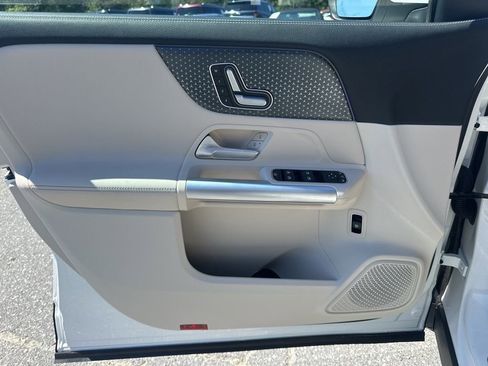 Used 2025 Mercedes-Benz GLA 250 image 24