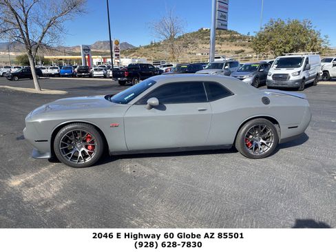 Used 2017 Dodge Challenger SRT w/ Technology Group image 1