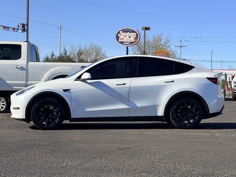 Used 2021 Tesla Model Y Long Range image 29