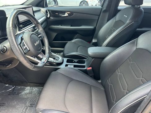 Used 2022 Kia Forte GT-Line w/ GT-Line Technology Package FWD image 11