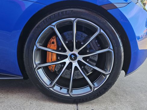 Used 2019 McLaren 570S Spider image 15