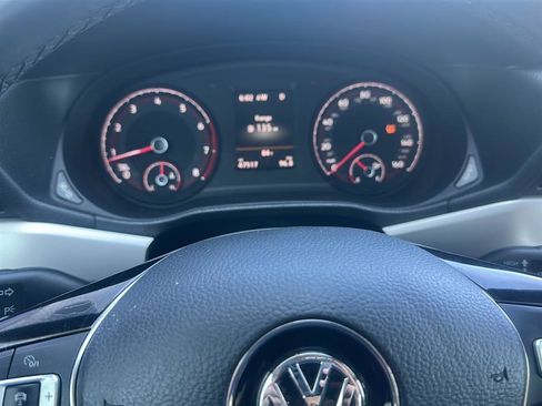 Used 2022 Volkswagen Passat 2.0T SE FWD image 21