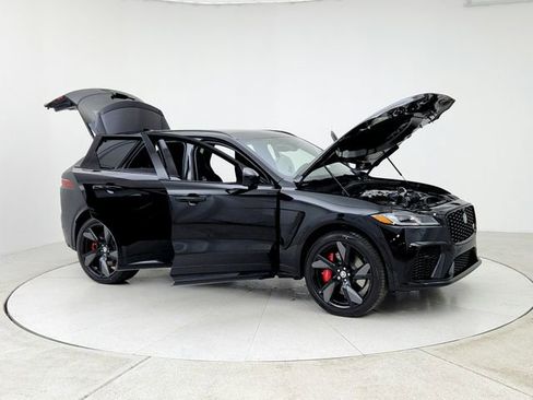 Certified 2025 Jaguar F-PACE SVR image 10