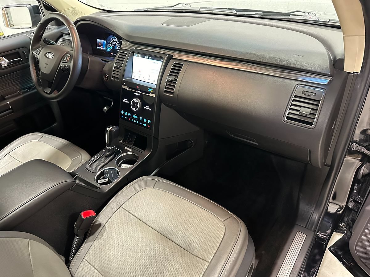 Used 2018 Ford Flex Limited w/ Equipment Group 301A AWD/4WD image 13