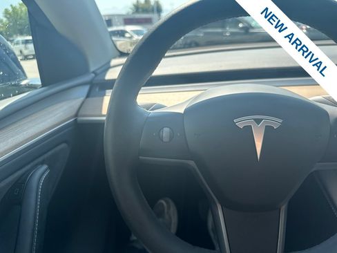 Used 2024 Tesla Model Y Long Range AWD/4WD image 20