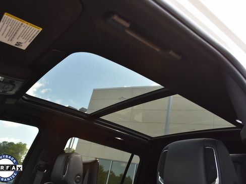 Used 2021 Cadillac Escalade ESV Premium Luxury w/ LPO, Illumination Package image 33