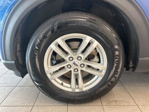 Used 2021 Ford Explorer XLT w/ Equipment Group 202A image 9