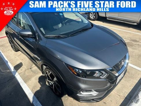 Used 2022 Nissan Rogue Sport SL FWD image 3