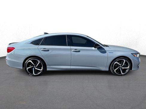 Used 2022 Honda Accord Sport image 2