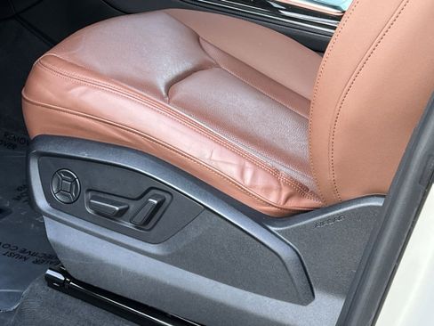 Used 2023 Audi Q8 Premium Plus w/ Premium Plus Package image 12