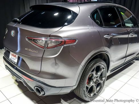 Used 2024 Alfa Romeo Stelvio Veloce AWD/4WD image 10