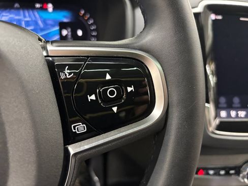 Certified 2025 Volvo XC90 B6 Ultra w/ Protection Package Premier AWD/4WD image 28