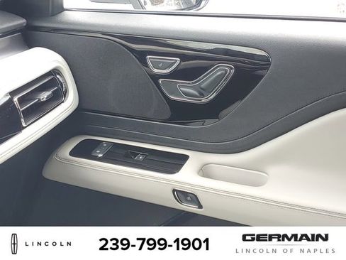 New 2025 Lincoln Aviator Premiere image 27